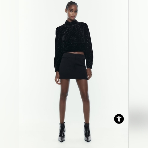 NWT ZARA Black CROPPED VELVET TOP Long Sleeve  Metallic  size M - Picture 1 of 13